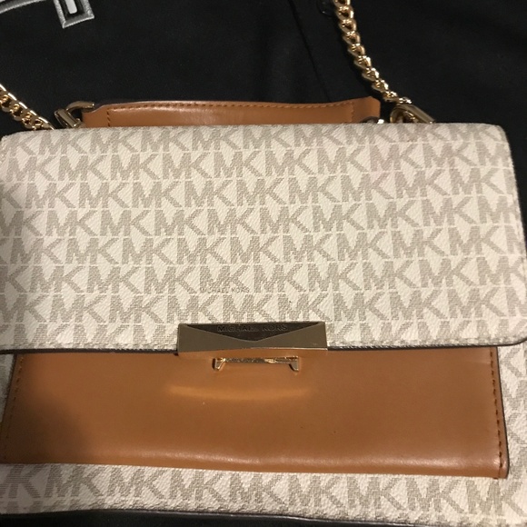 Mk purse - Picture 1 of 2